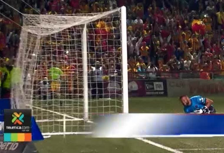 Doblete contra Alajuelense lleva a Yendrick Ruiz al Club 100 en Primera División