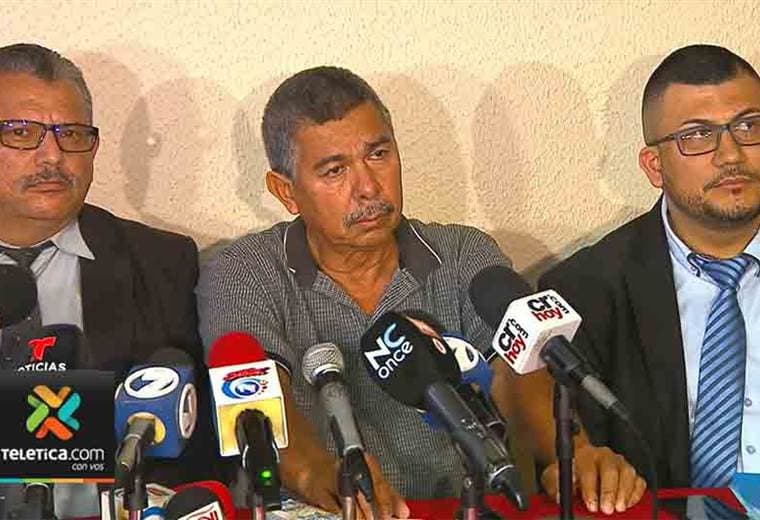 Padre de Carla Stefaniak habló en conferencia de prensa