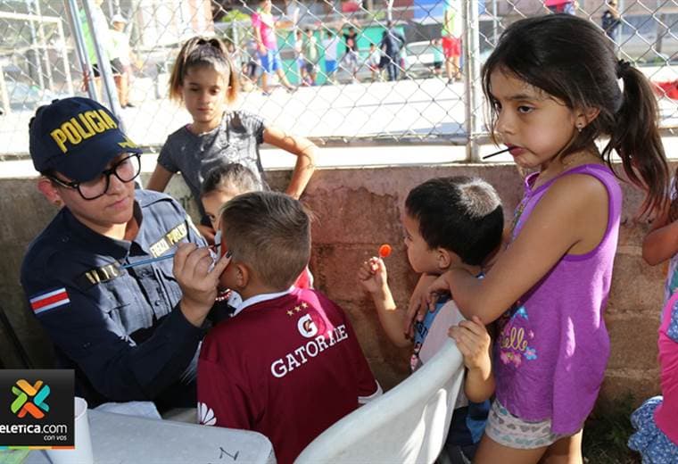 Fuerza Pública celebró la Navidad a niños de bajos recursos en La Tabla de Desamparados