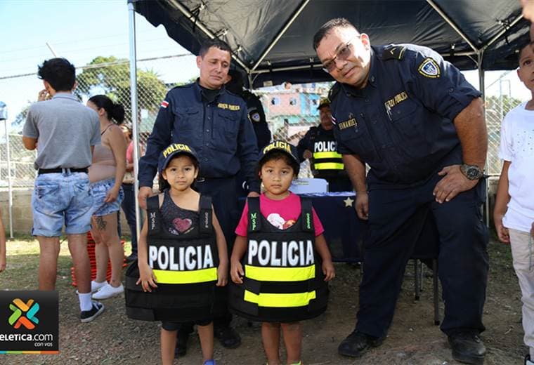 Fuerza Pública celebró la Navidad a niños de bajos recursos en La Tabla de Desamparados