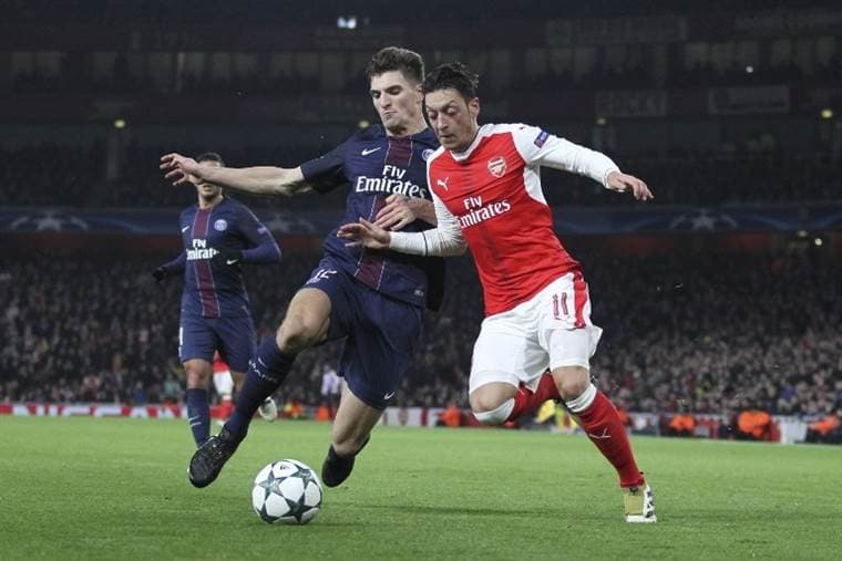 Mesut Özil, volante alemán del Arsenal. 