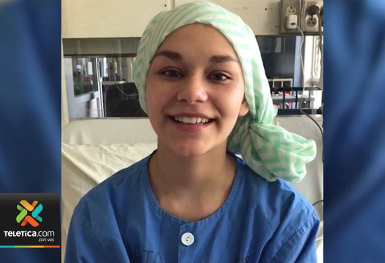 Padres de joven bailarina diagnosticada con extraño cáncer buscan ayuda para salvar su pierna