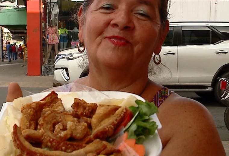 Lilly Mora, la encargada del vigorón más famoso de Parrita