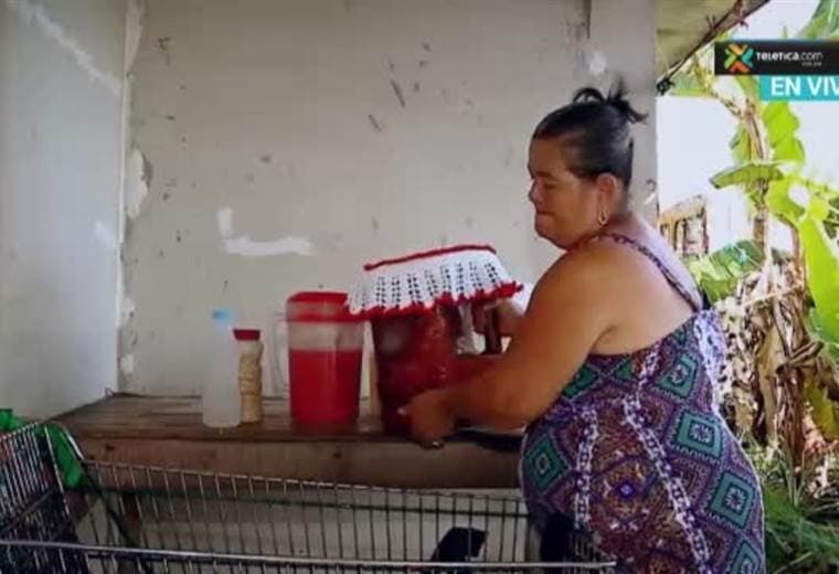 Lilly Mora, la encargada del vigorón más famoso de Parrita