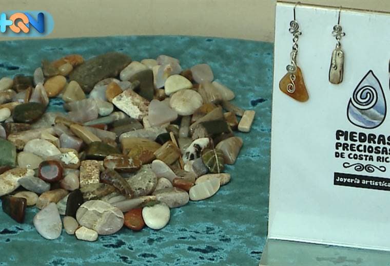 Hace 3 años Jonathan cambió un trabajo de oficina por recorridos en medio de la montaña. Descubrió que en lugares como éstos se esconden grandes tesoros que significaron para él no solo una nueva forma de trabajo, sino también la oportunidad de crear arte.