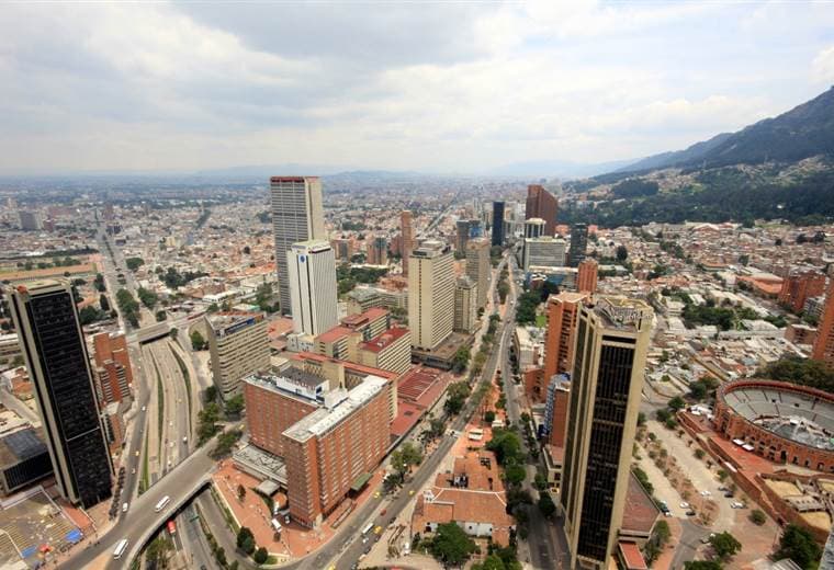 Gobierno de Colombia suspende labores para ahorrar agua