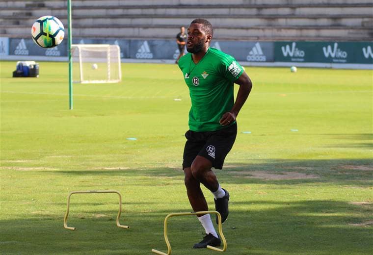 Joel Campbell, delantero costarricense del Betis de Sevilla. 