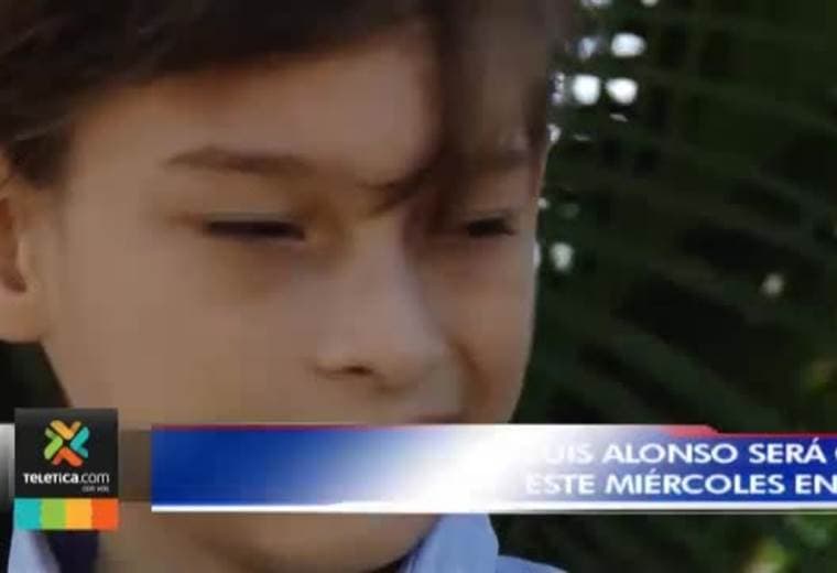 Gracias a la ayuda de los costarricenses, niño podrá ser operado en Colombia para poder caminar