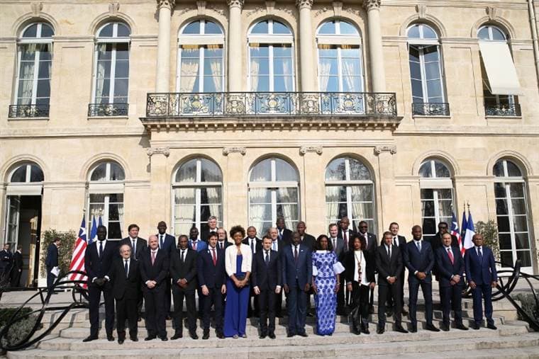 Mbappé almuerza en el Elíseo con Macron y George Weah