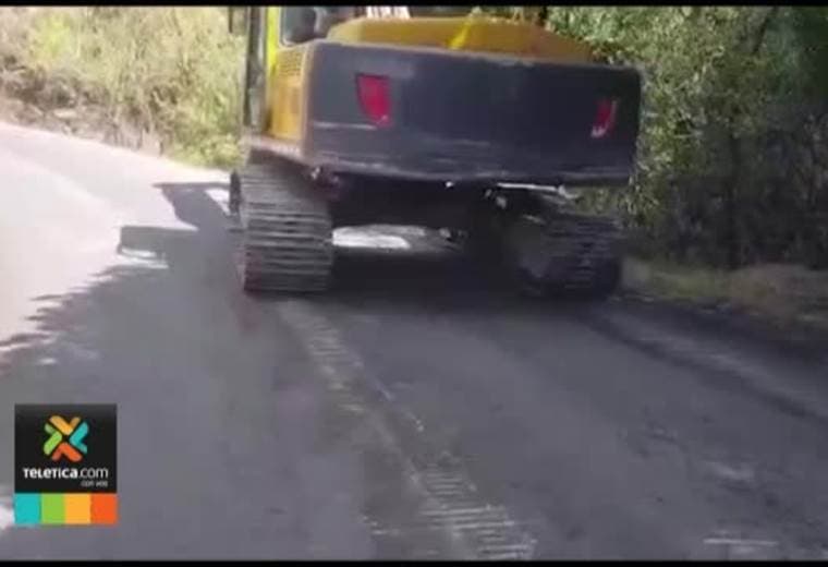 Municipalidad de Montes de Oro investiga a quién pertenece draga que dañó una ruta nacional