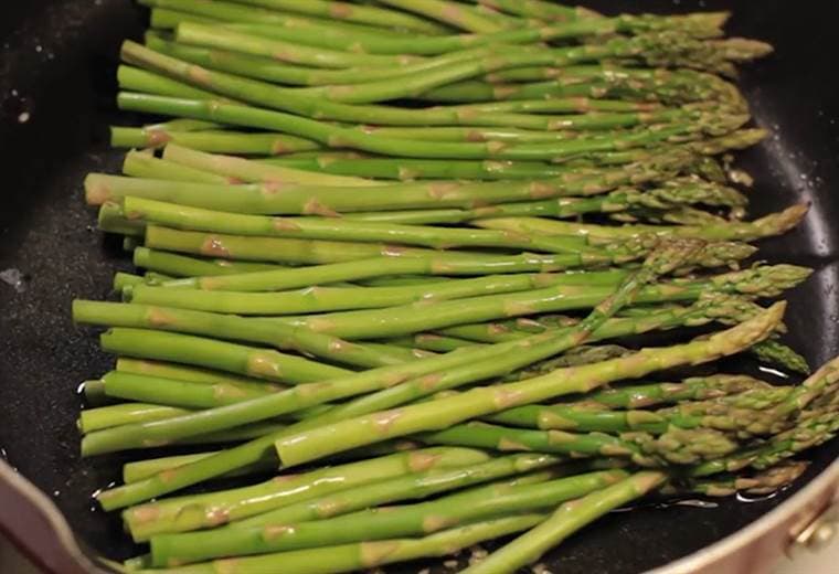 Dígale adiós a las ojeras gracias a la vitamina K