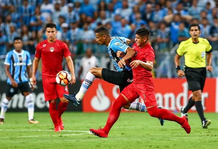 Facebook Gremio de Porto Alegre. 