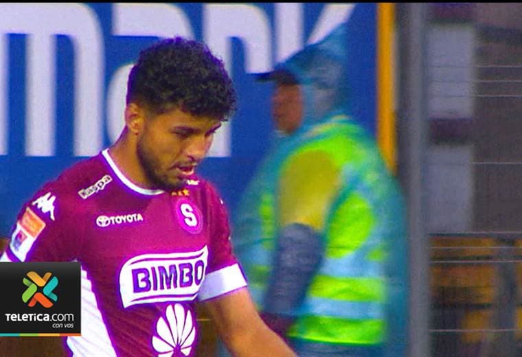 Directiva del Saprissa respalda a Johan Venegas, pero le exige mucho más