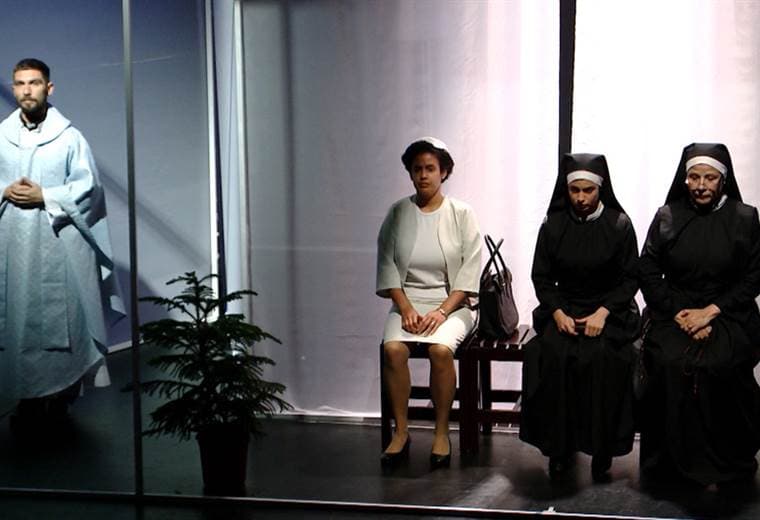 "Duda" recién se estrenó en Teatro Espressivo, su elenco está conformado únicamente por cuatro actores y es la segunda temporada de este interesante y evolvente drama.