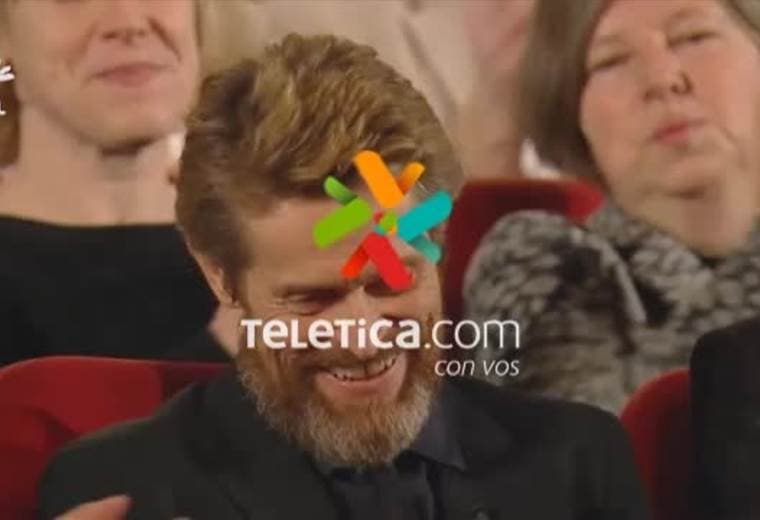 Jeremy Bieber, el padre del cantante Justin Bieber, se casó con Chelsey Rebelo. A la ceremonia que se realizó esta semana en Montego Bay, Jamaica, asistieron los familiares de la pareja, incluido su hijo Justin, que ejerció como padrino de boda. Y de quien se rumora fue acompañado por la también cantante Selena Gómez.