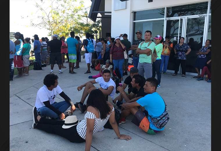 Pescadores protestan en Guanacaste en la vía que comunica Liberia con Santa Cruz