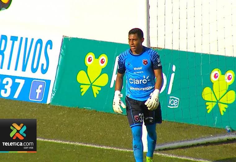 Adonis Pineda se mantendría titular con Alajuelense pese al regreso de Patrick Pemberton