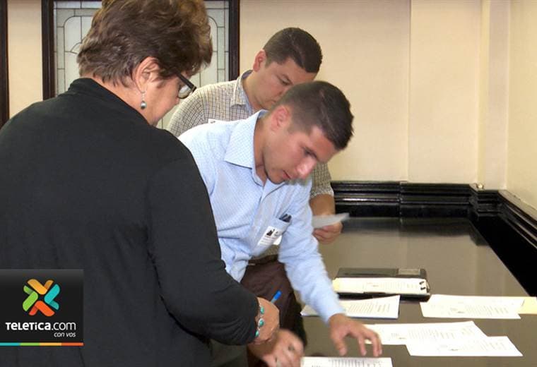 Corte Suprema notifica a diputados para que declaren en una causa por caso de Celso Gamboa