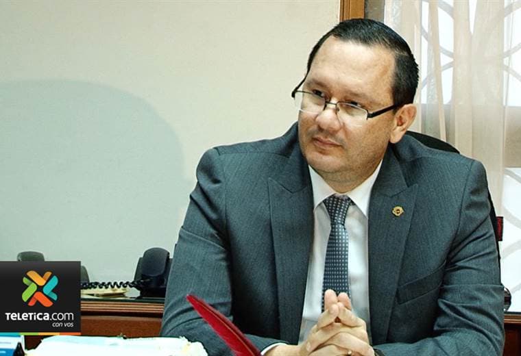 Acuerdo político lograría que este lunes los diputados levanten la inmunidad de Celso Gamboa