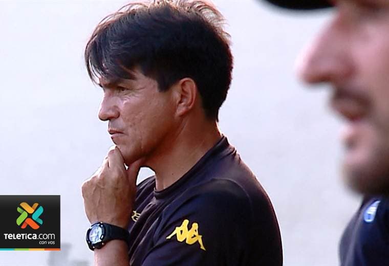 Vladimir Quesada asegura que los seleccionados tienen prioridad y que bloquea lo que la afición dice