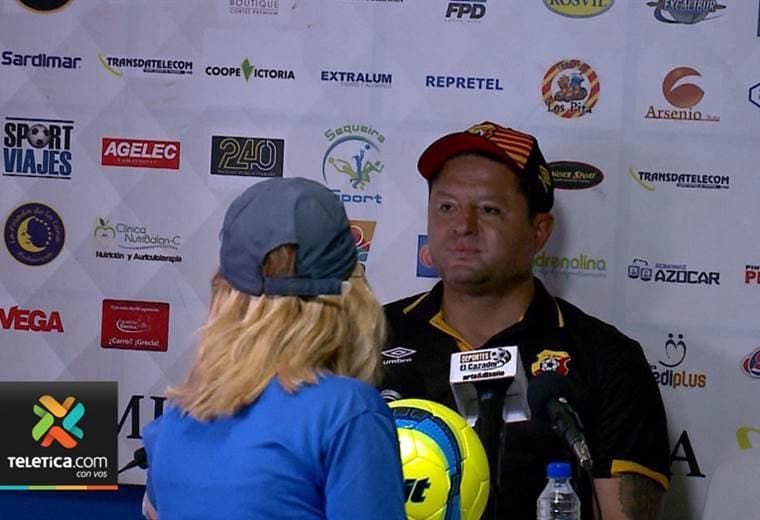 Jafet Soto se negó a hablar en conferencia de prensa por presencia de micrófonos de Teletica