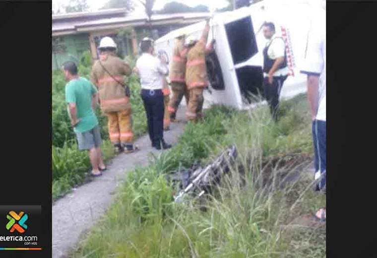 Motociclista muere luego de que un vehículo blindado le cayera encima en Guápiles