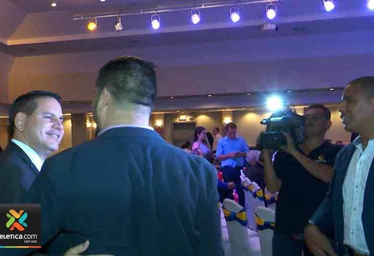 Candidato presidencial Fabricio Alvarado se reunió con deportistas