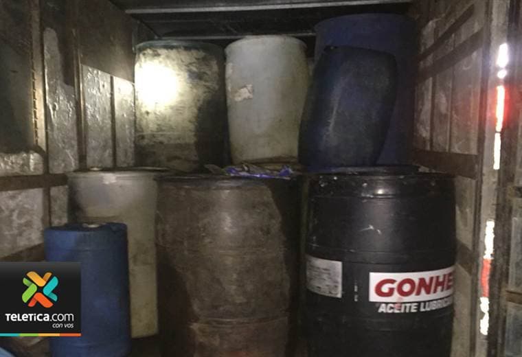 31 estañones de combustible supuestamente sustraídos de oleoducto fueron decomisados en Matina