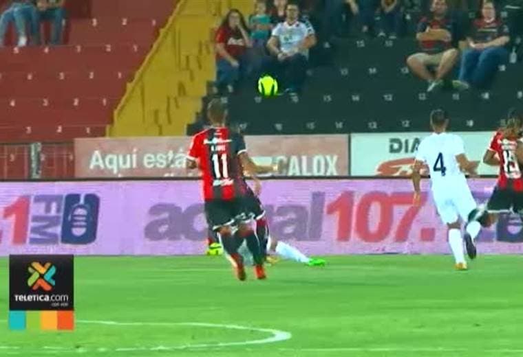 Alajuelense renovó a los tres hondureños hasta el 2019