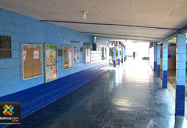 Liceo del Sur celebró 60 años en medio de pésima infraestructura
