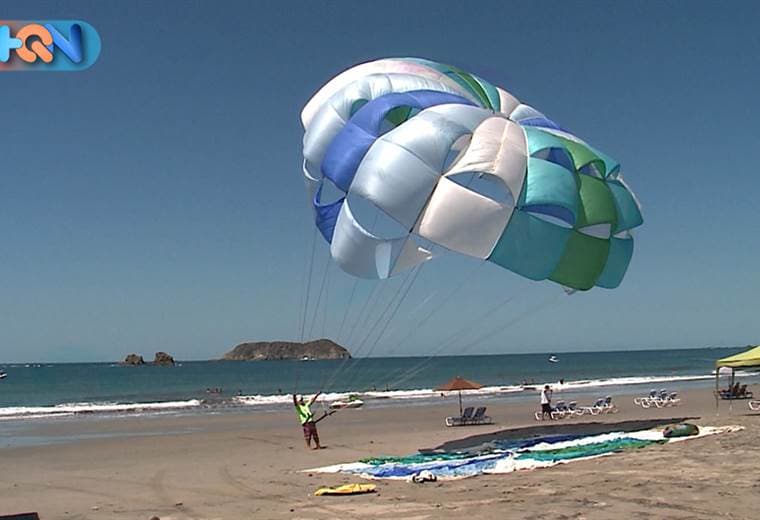 Desde vendedores de pipas hasta los salva vidas, esta playa no sería la misma sino tuviese a estas personas en ella.