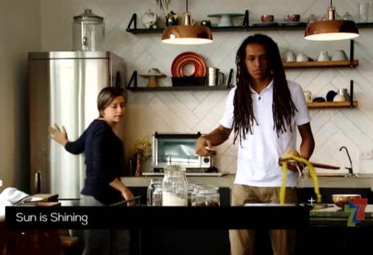 Ellos desafían varias convenciones antiguas. La de que la comida saludable es equivalente a un par de hojas de lechuga en un plato vacío, la que dice que no es posible transformar una pasión en trabajo y aquella que aconseja no trabajar con la pareja.