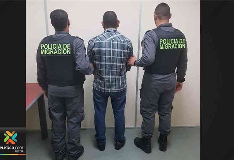 Migración detuvo a cuatro sujetos con causas pendientes