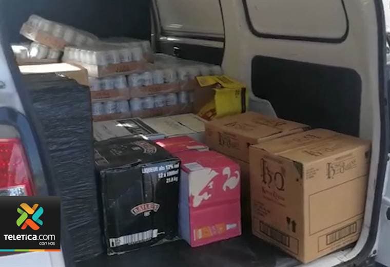 Las autoridades han decomisado más de 7.000 botellas de licor 