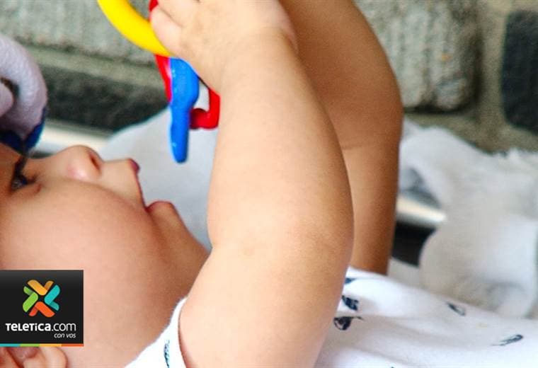 Siamés Ezequiel pasó primera noche fuera de cuidados intensivos sin necesidad de soporte de oxigeno