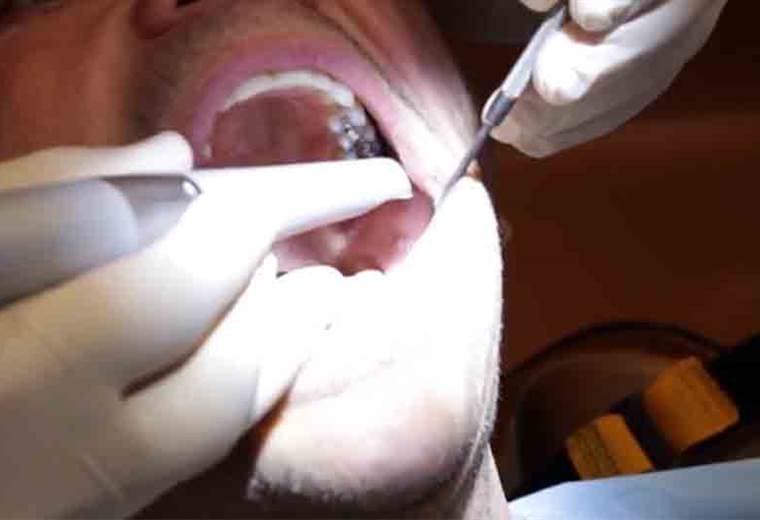 Conozca la diferencia entre calzas dentales de amalgama y de resina