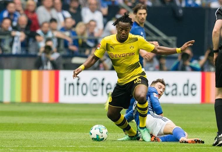 El delantero belga del Borussia Dortmund Michy Batshuayi.  