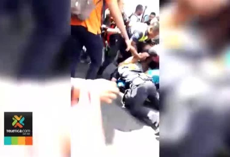 Dos policías municipales resultaron heridos durante intervención de ventas ambulantes