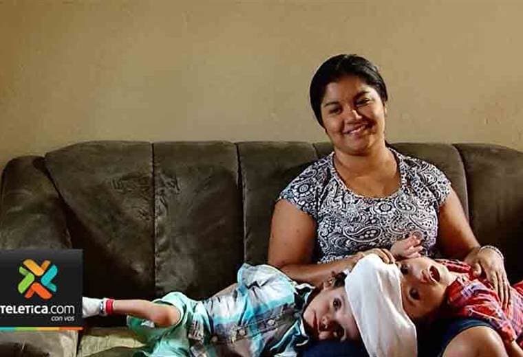 Padres de Samuel y Ezequiel ya pueden dormirlos en sus brazos