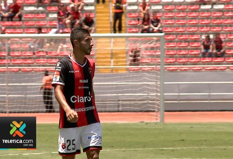 Nicolás Dos Santos solo tiene una duda en la alienación para enfrentar al Saprissa