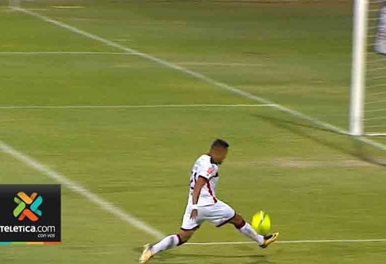 Tres atacantes están cerca de promediar un gol por juego en el campeonato nacional