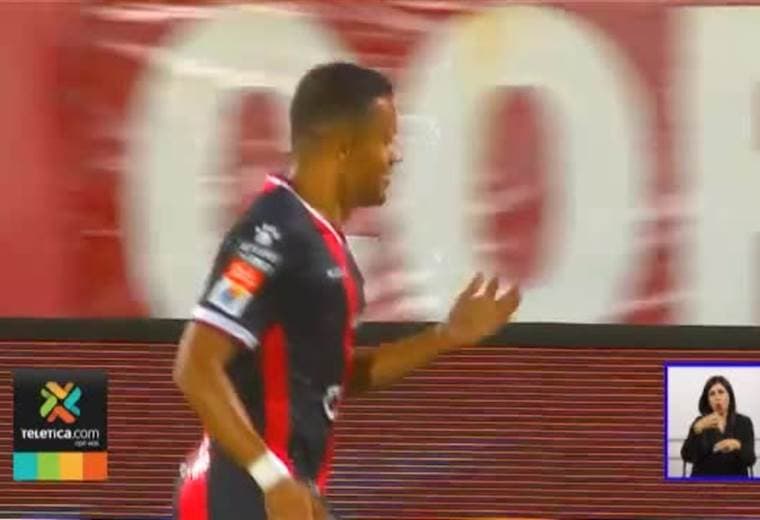 Tres atacantes están cerca de promediar un gol por juego en el campeonato nacional