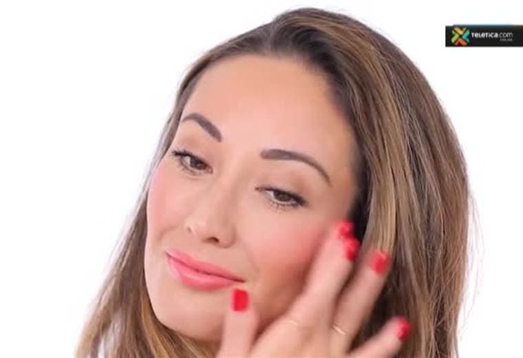 Aprenda a realizar un rubor con crema para el uso diario