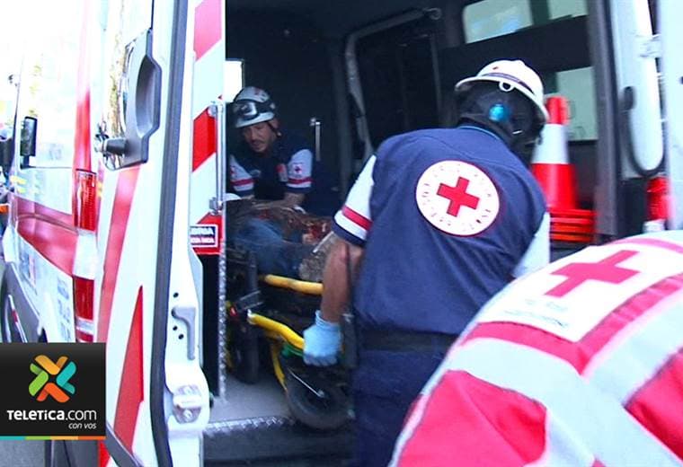 Dos de los 24 pacientes del choque de autobuses permanecen delicados en el Hospital México