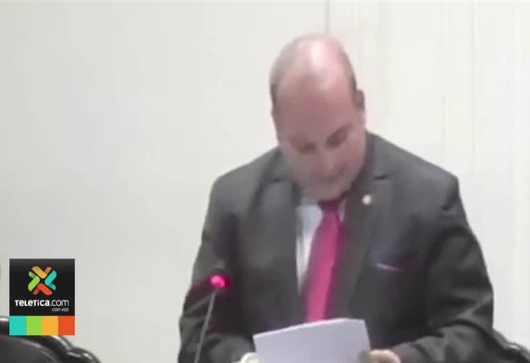 Diputado denuncia que decreto reciente pone en riesgo realización de actividades en vías públicas