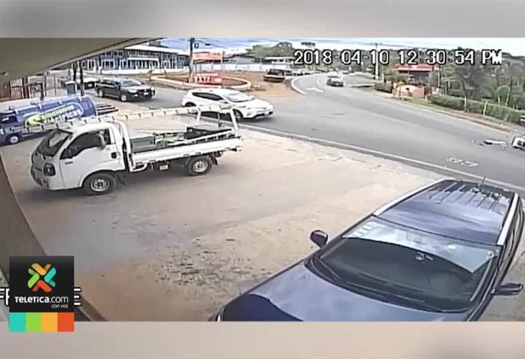 Joven de Pérez Zeledón está a punto de perder una pierna y asegura que la CCSS no le resuelve