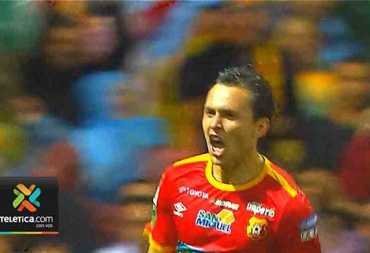Omar Arellano es el primer mexicano en marcar en una final de campeonato nacional