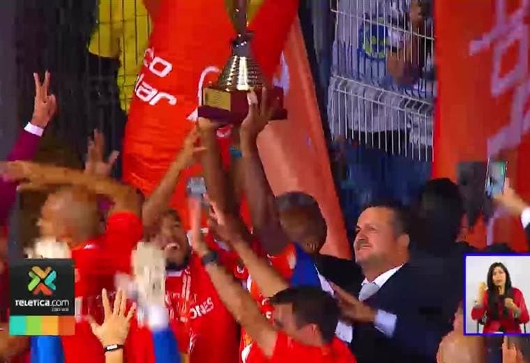 En Saprissa y Heredia hay jugadores con varias estrellas de campeones