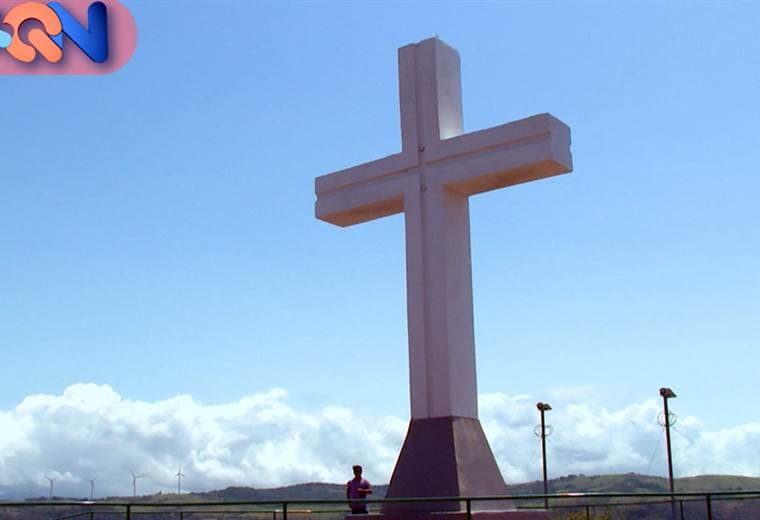 A 3 kilómetros del centro de Tilarán se encuentra el Parque del Viento. Un lugar que tiene entre sus principales atractivos una cruz de 13 metros de alto y magestuosos paisajes que se puedan apreciar desde el punto más alto del cerro.