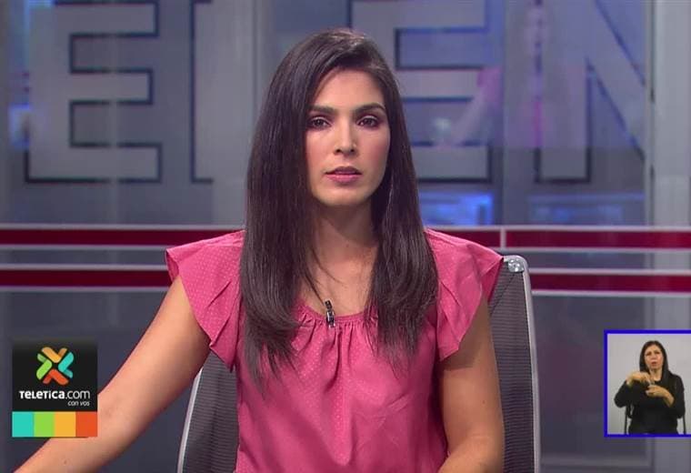 Vehículo choca aparatosamente contra baranda cerca de rotonda de Hatillo